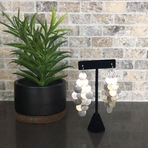 Multi-tone dangle earrings